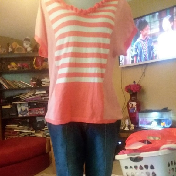 Women shirt and jean capir size 11and XL - Picture 1 of 3